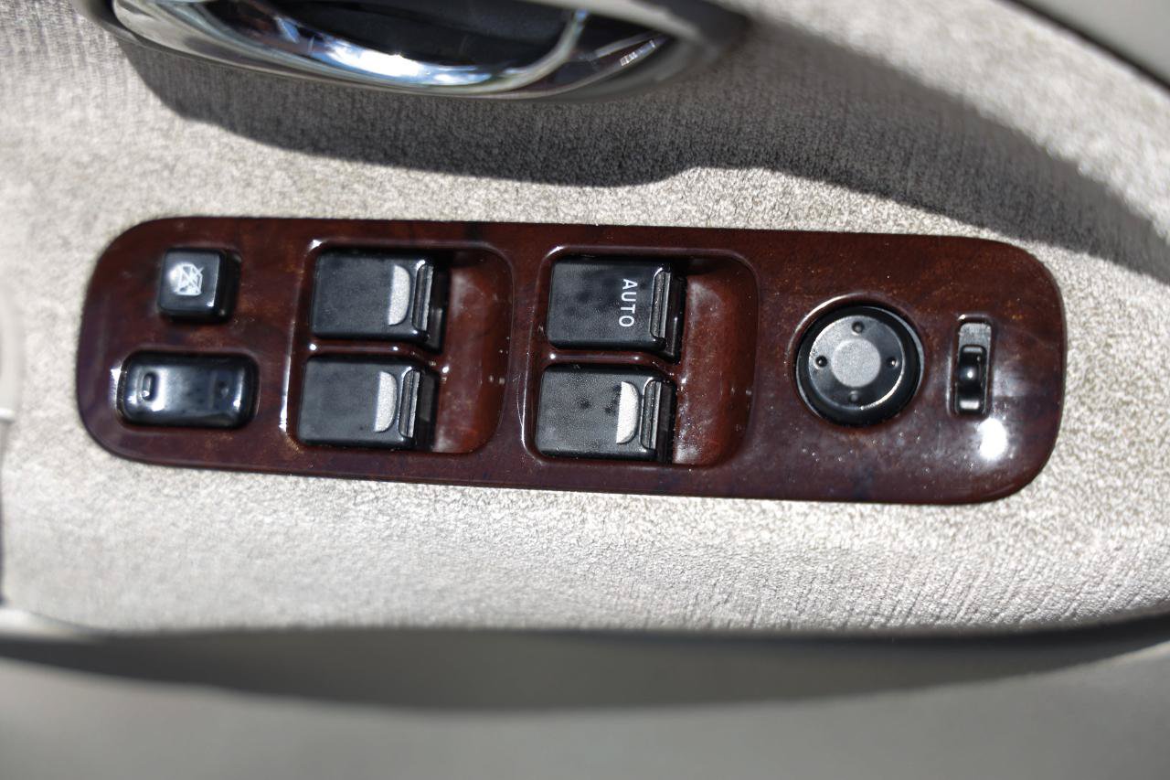 Used 2004 Suzuki XL7 2WD image 37