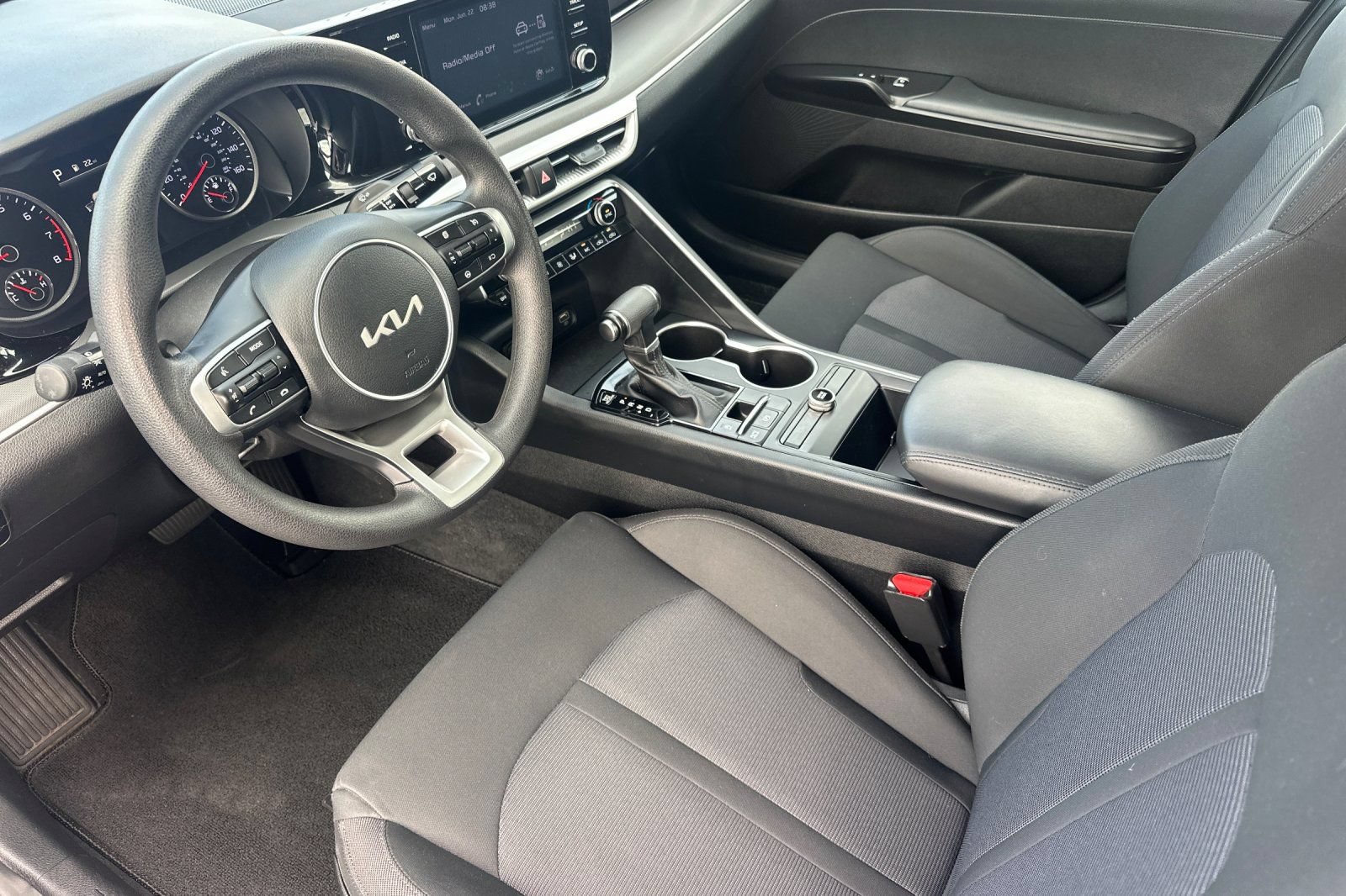 Used 2022 Kia K5 LX FWD image 10