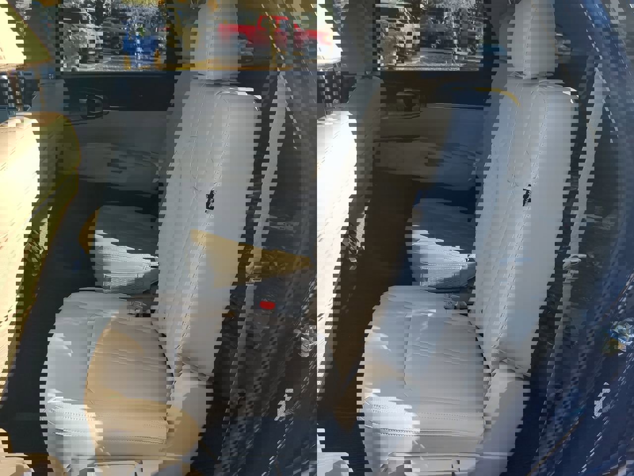 New 2025 Kia Sorento EX w/ Panoramic Sunroof Package image 11