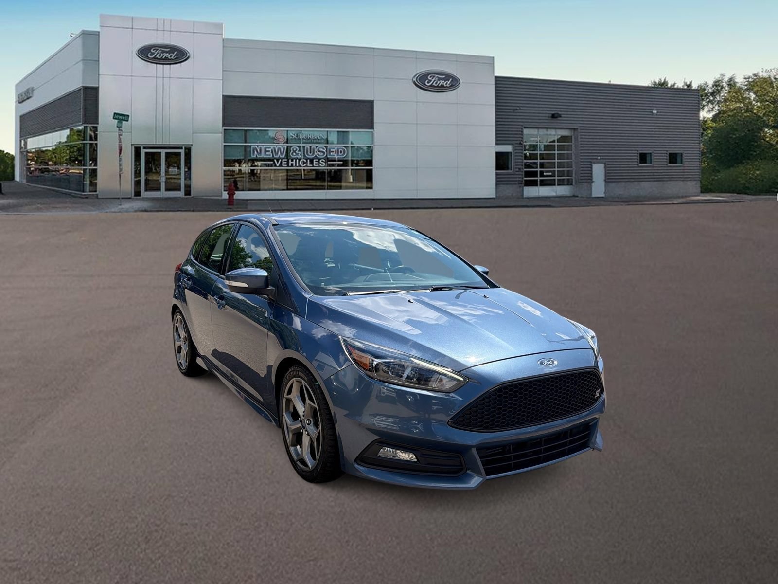 Used 2018 Ford Focus ST w/ Equipment Group 401A FWD image 2