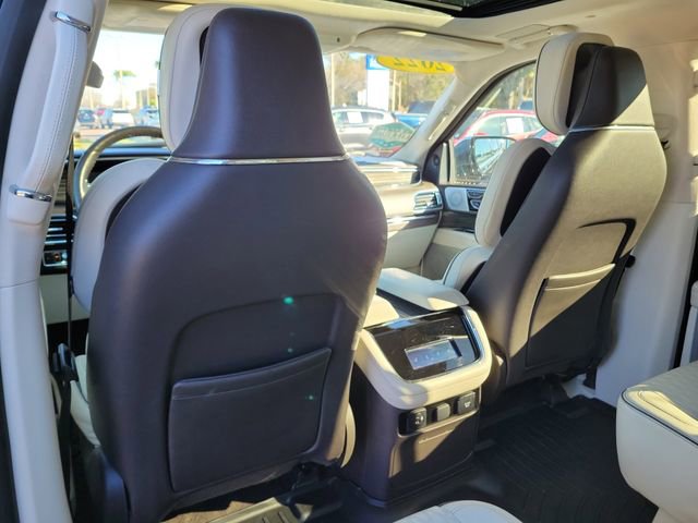 Used 2022 Lincoln Navigator L Black Label image 11