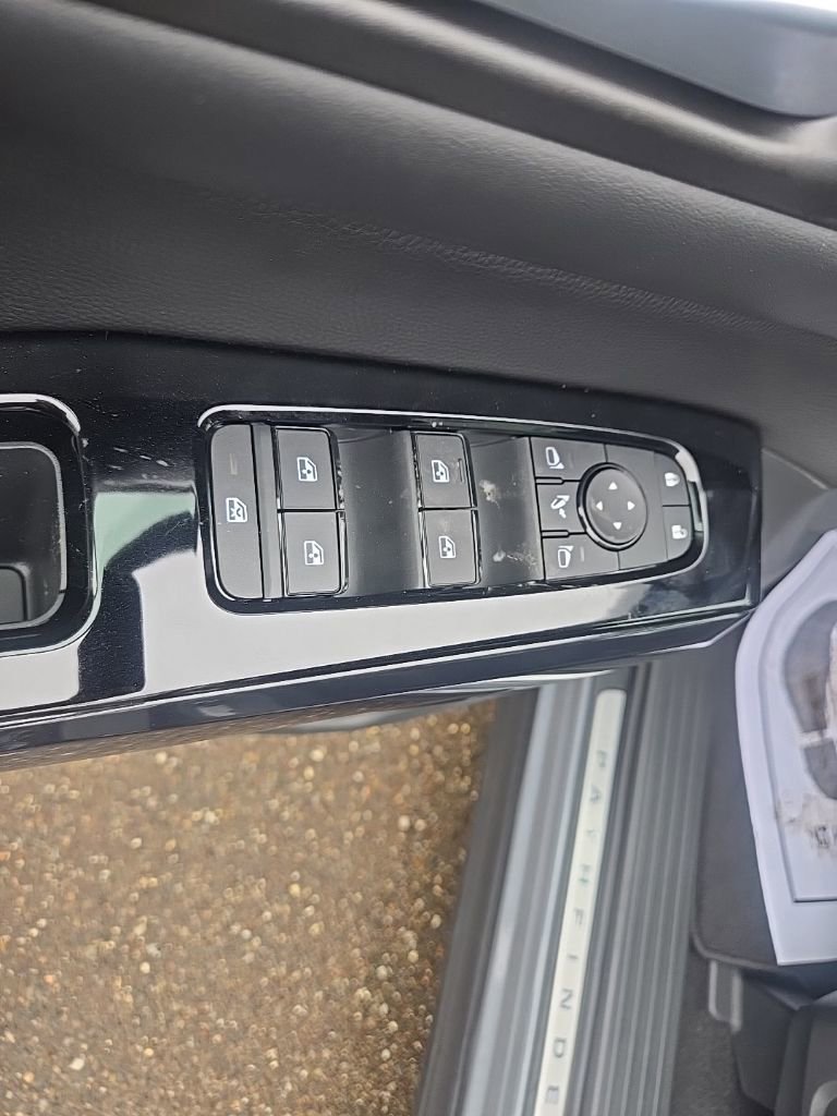 New 2026 Nissan Pathfinder Platinum image 12