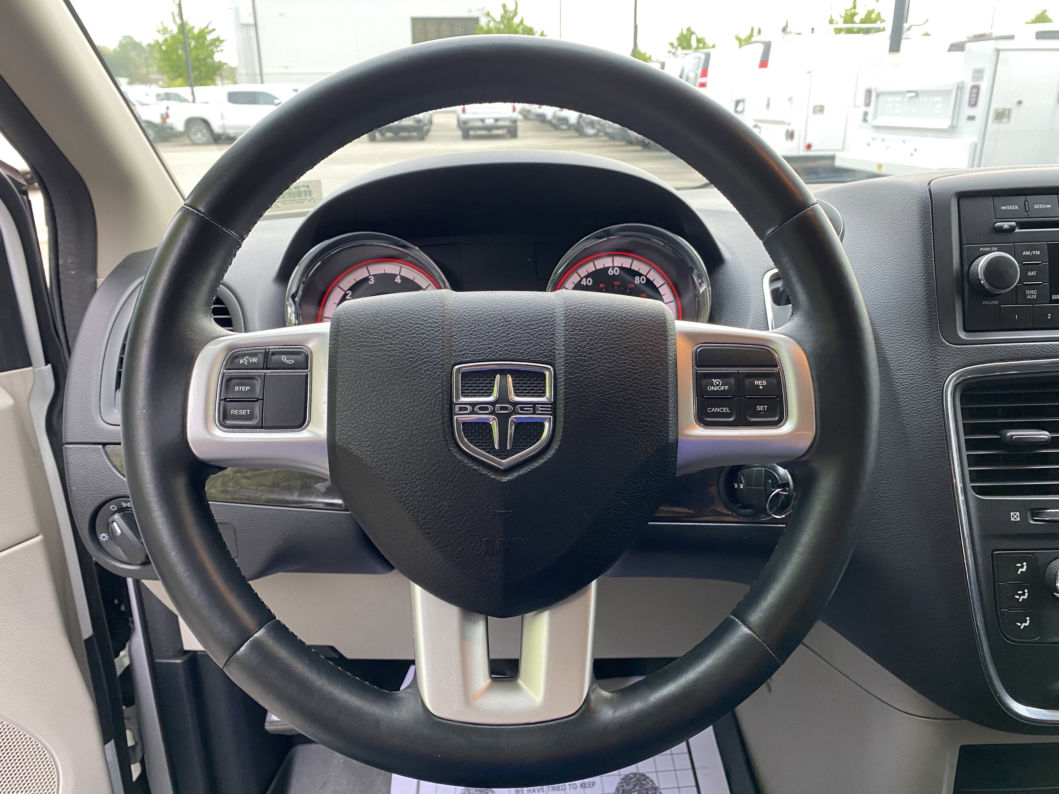 Used 2016 Dodge Grand Caravan American Value Package w/ UConnect Hands-Free Group image 19