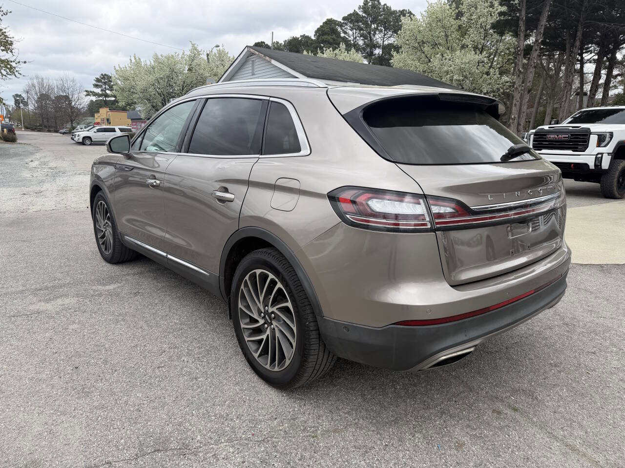 Used 2020 Lincoln Nautilus Reserve FWD image 4