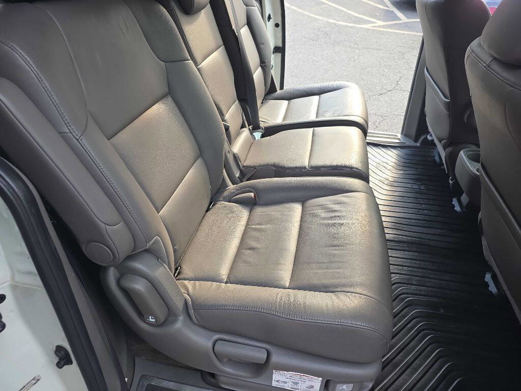 Used 2015 Honda Odyssey Touring Elite image 24