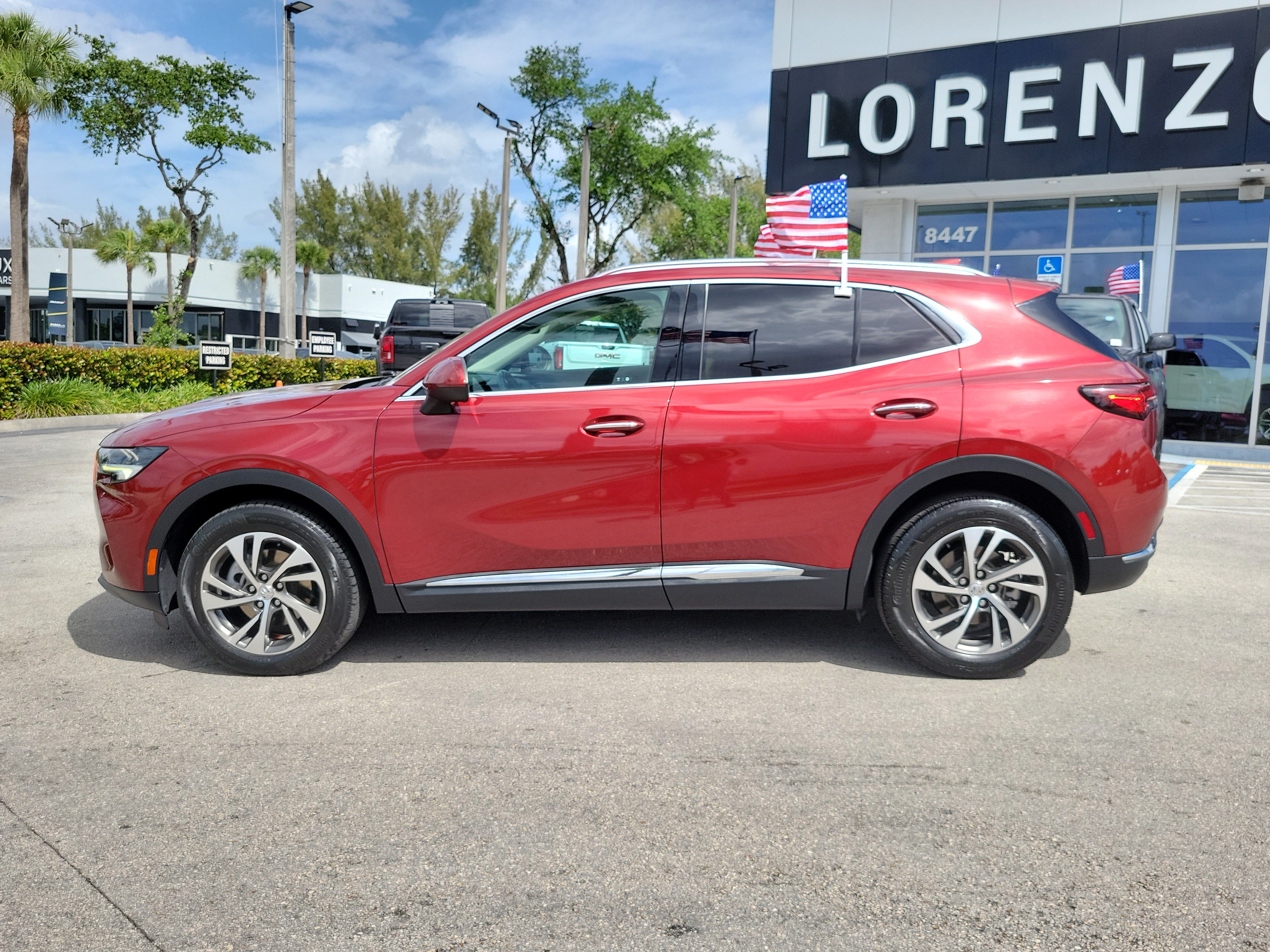 Used 2022 Buick Envision Essence w/ Safety Package FWD image 8
