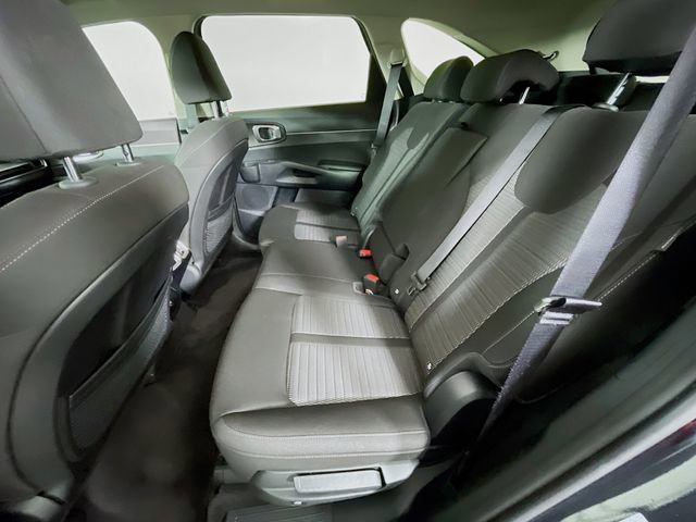 Used 2025 Kia Sorento LX image 23