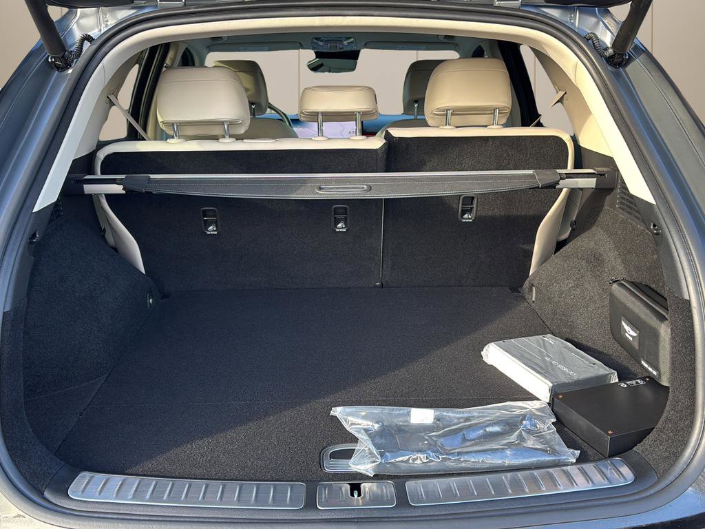 Used 2026 Genesis GV70 2.5T Select image 14