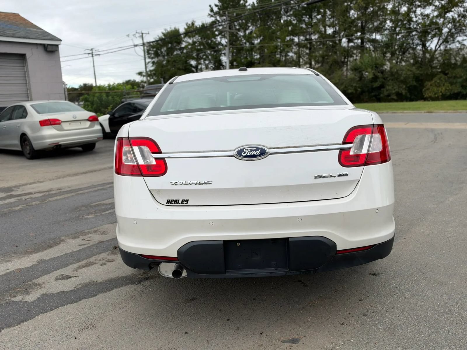 Used 2011 Ford Taurus SEL AWD/4WD image 4