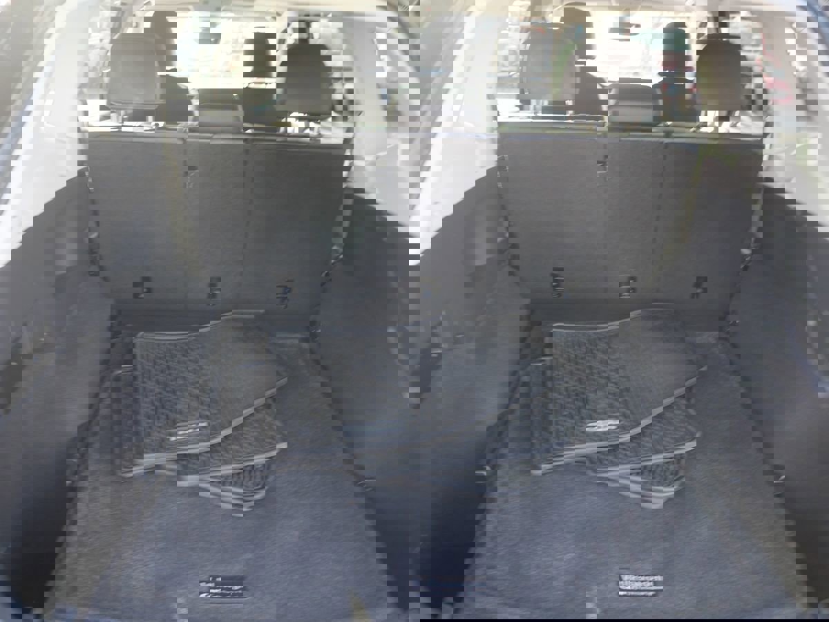 Used 2020 Volkswagen Tiguan SEL image 23