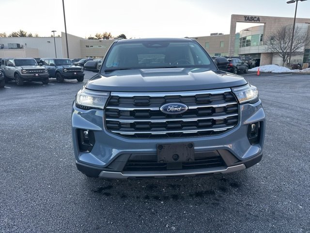 Used 2025 Ford Explorer Active w/ Active Comfort Package image 2
