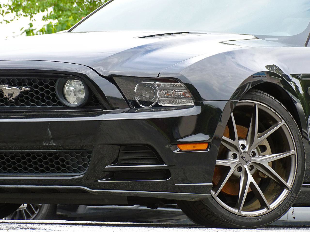 Used 2013 Ford Mustang GT Premium w/ Electronics Pkg RWD image 6