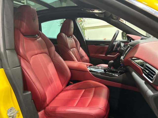 Used 2018 Maserati Levante GranSport AWD/4WD image 27