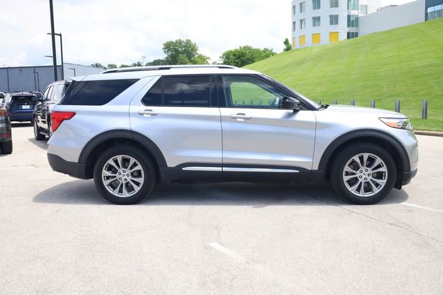 Used 2023 Ford Explorer Limited AWD/4WD image 3