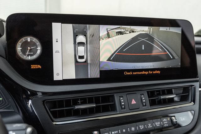 Used 2025 Lexus ES 300h w/ Accessory Package (Z2) FWD image 9