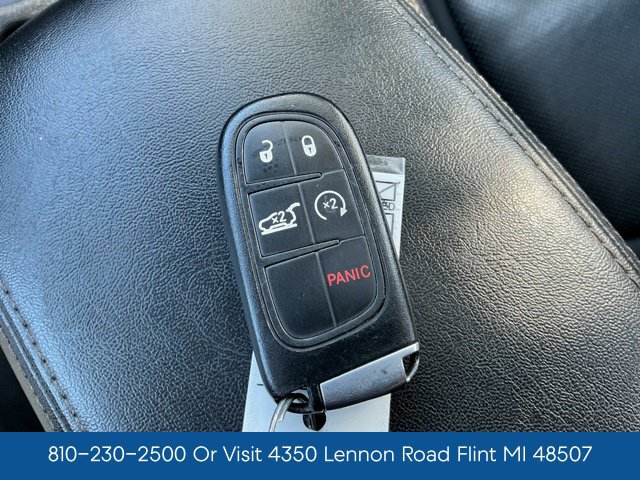 Used 2016 Jeep Cherokee Limited w/ Luxury Group AWD/4WD image 32
