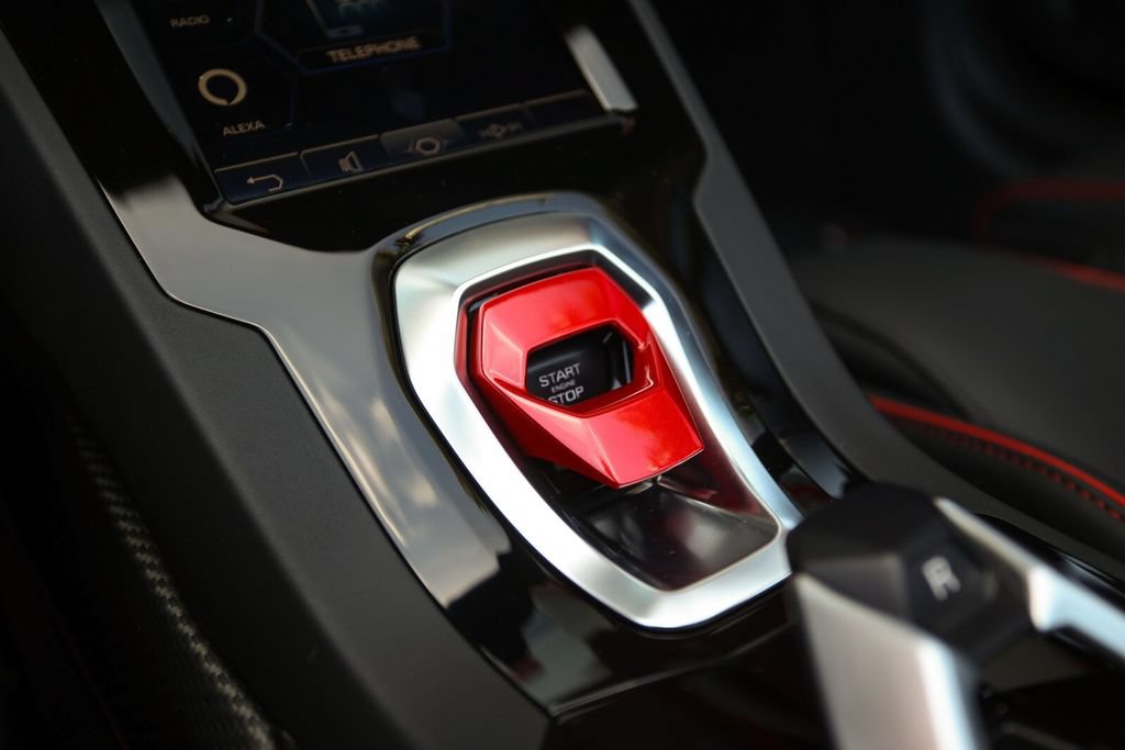 Used 2020 Lamborghini Huracan EVO RWD image 40