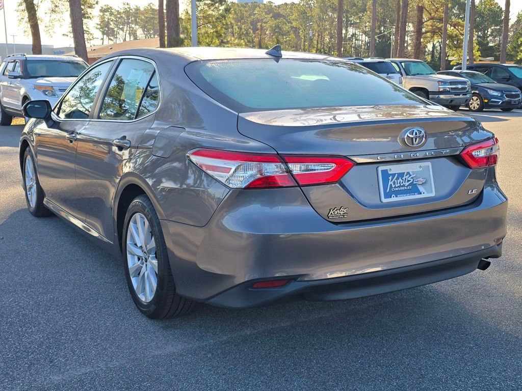Used 2019 Toyota Camry LE image 3