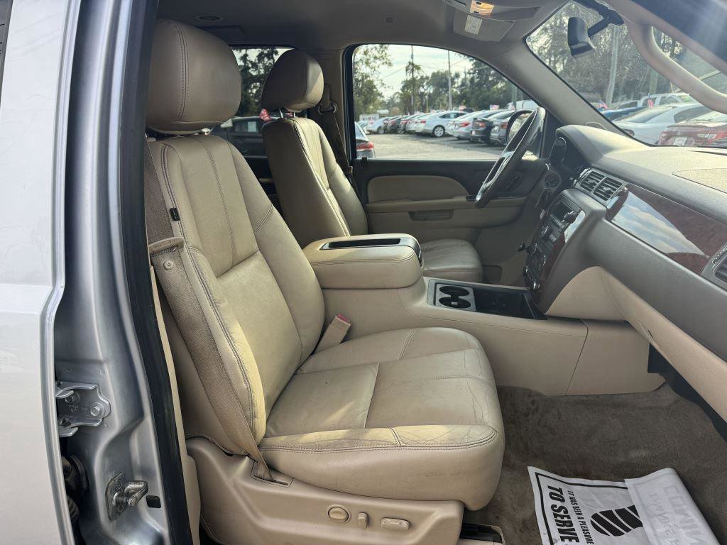 Used 2012 Chevrolet Suburban LT w/ Luxury Package AWD/4WD image 15