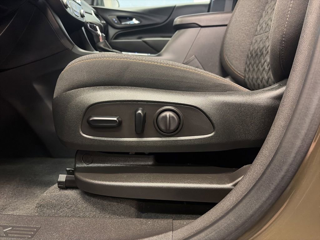 Used 2023 Chevrolet Equinox LT AWD/4WD image 33