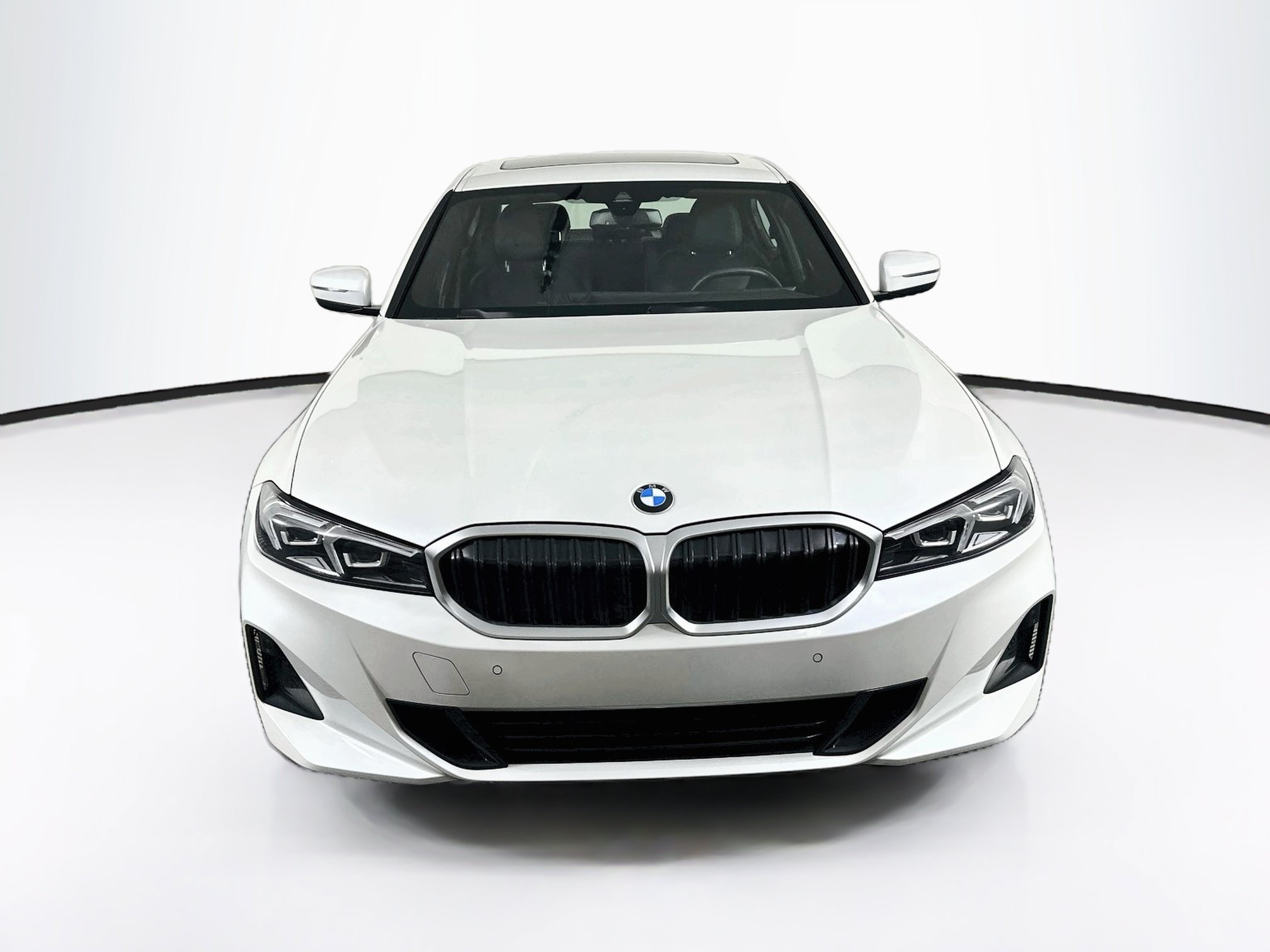 Used 2025 BMW 330i Sedan RWD image 2