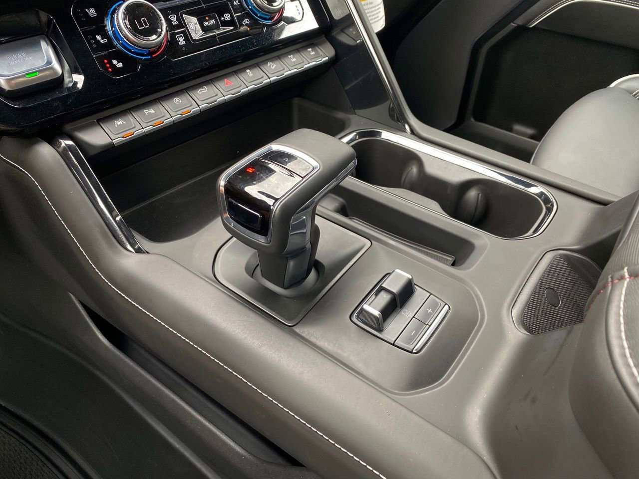 Used 2025 GMC Sierra 1500 AT4X image 30