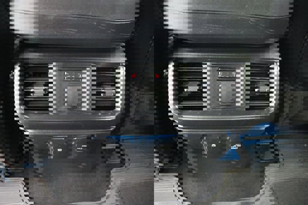 Used 2023 Ford F150 Lariat w/ Equipment Group 502A High image 16