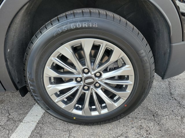 Used 2025 Cadillac XT4 Premium Luxury image 27