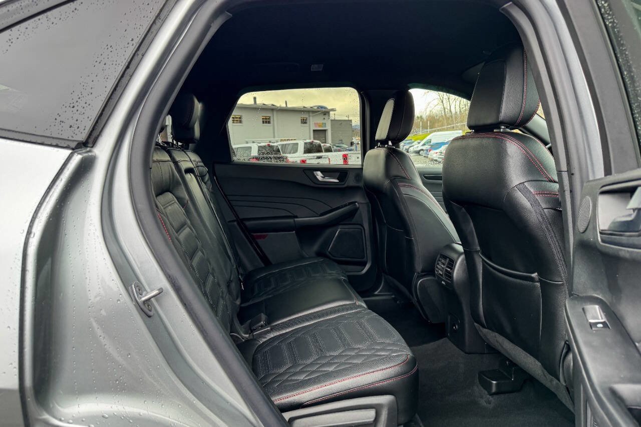 Used 2023 Ford Escape ST-Line Elite w/ Premium Technology Package AWD/4WD image 16