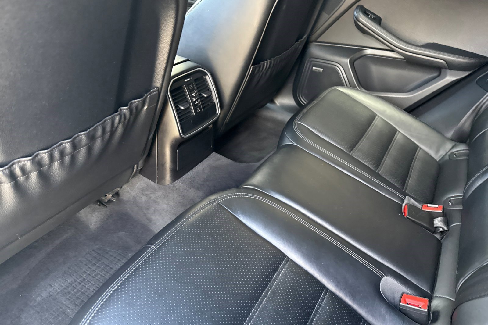 Used 2016 Porsche Macan Turbo image 26