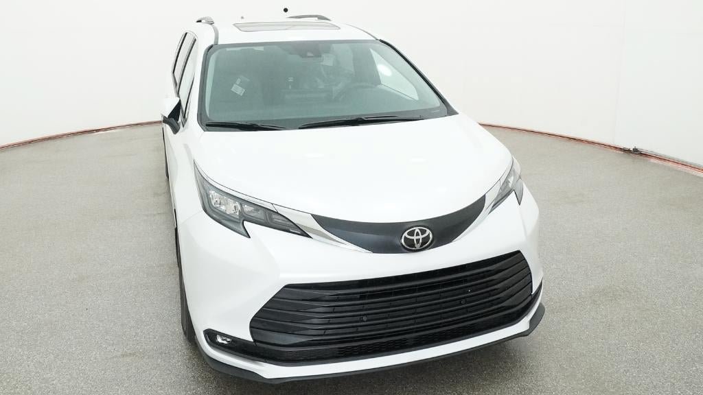 New 2026 Toyota Sienna XLE FWD image 14