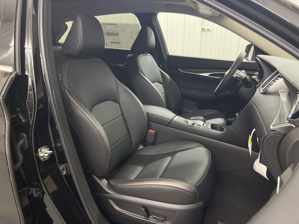 Certified 2025 INFINITI QX50 Luxe image 38
