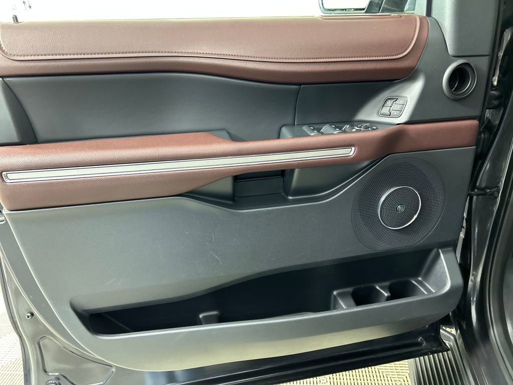 Used 2024 Ford Expedition Max Limited image 11