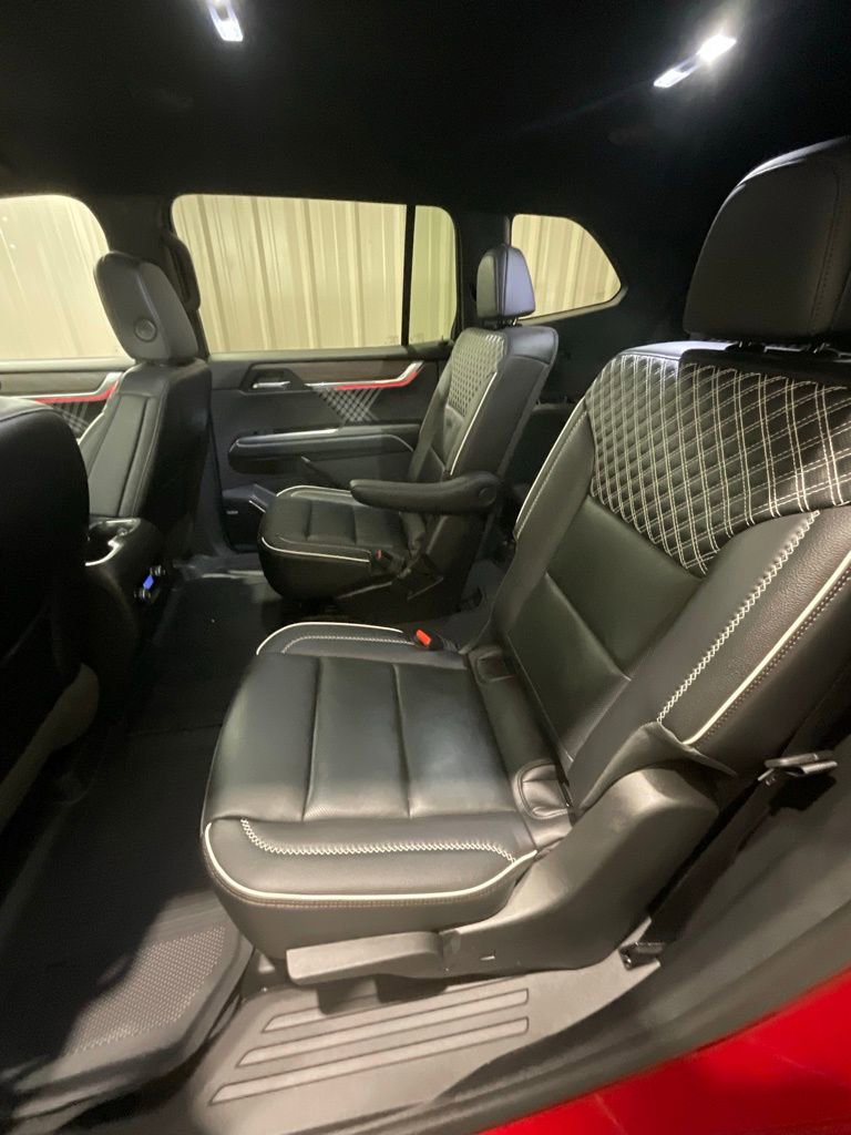 Used 2025 GMC Acadia Denali w/ Super Cruise Package image 11