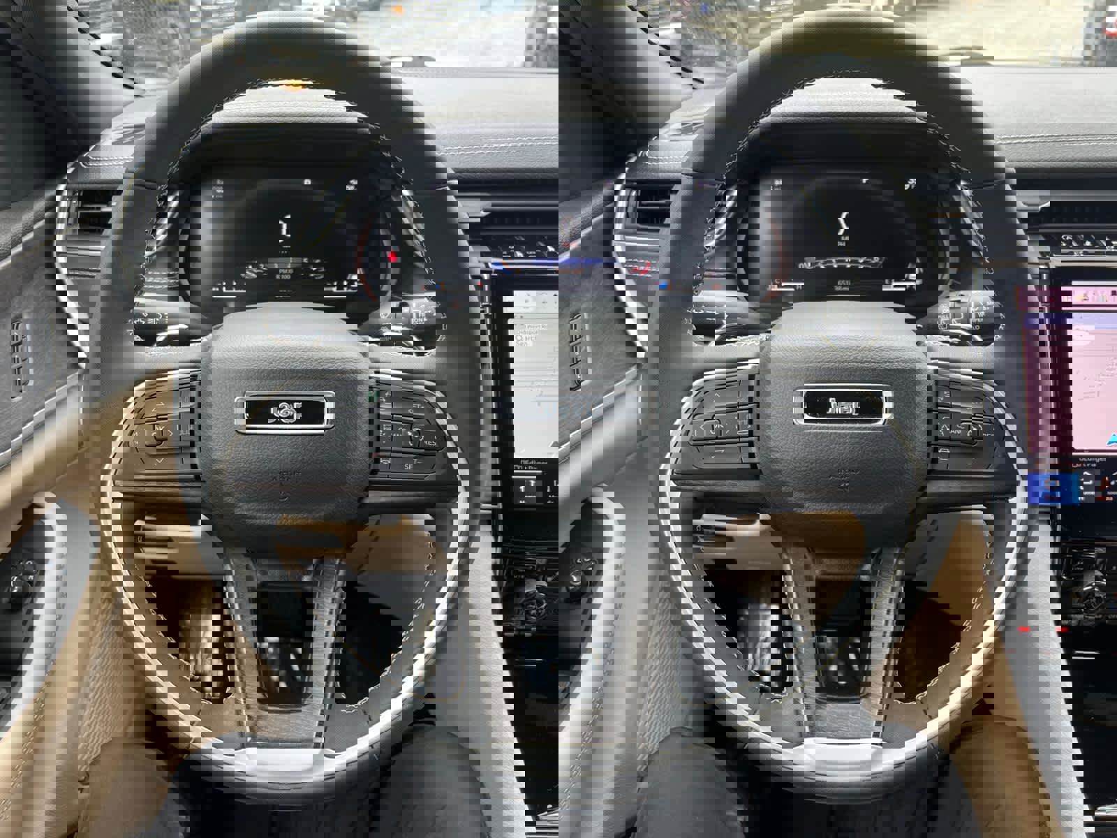 Used 2023 Jeep Grand Cherokee L Limited w/ Luxury Tech Group II image 16