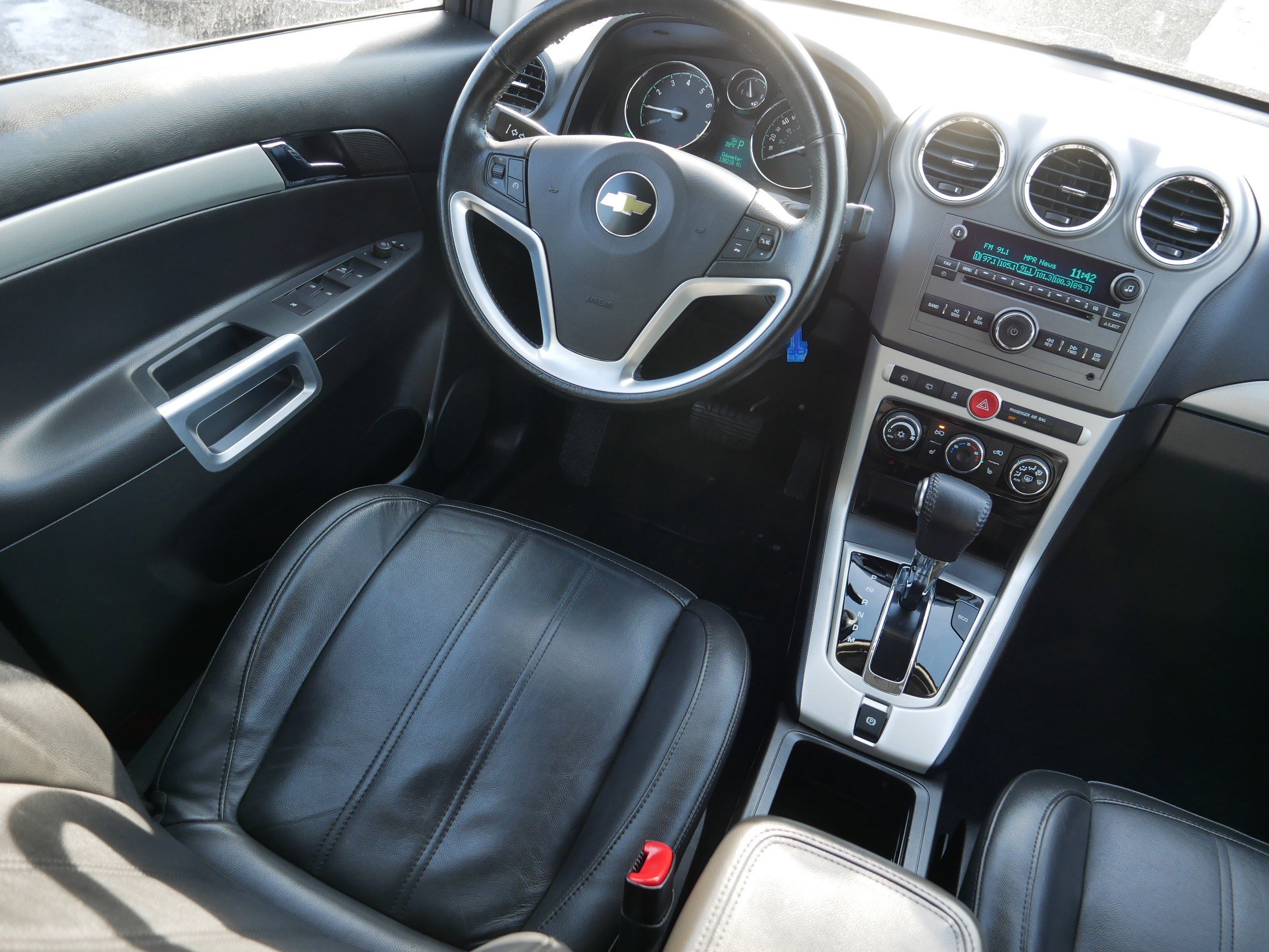 Used 2012 Chevrolet Captiva Sport LT w/ Convenience Package image 9