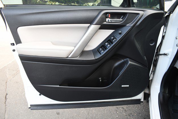 Used 2015 Subaru Forester 2.5i Limited image 13