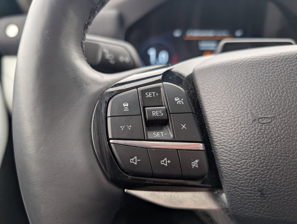 Used 2025 Ford Explorer Platinum w/ Ultimate Package image 17