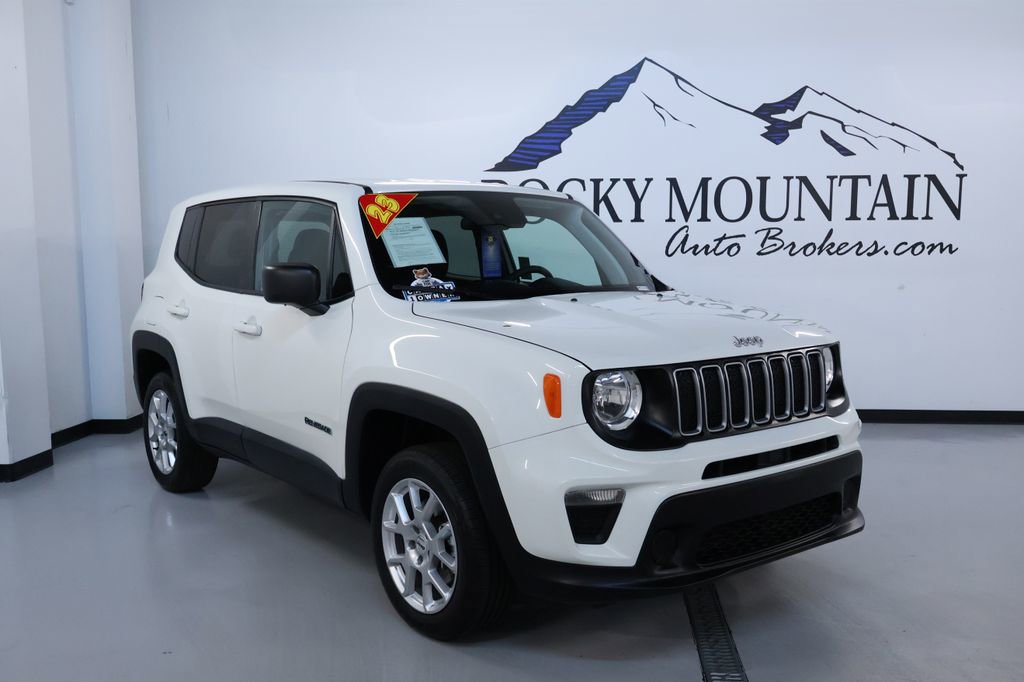 Used 2023 Jeep Renegade Latitude image 1