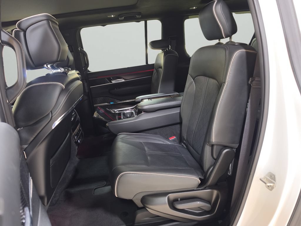 Certified 2023 Jeep Grand Wagoneer L Series II AWD/4WD image 15