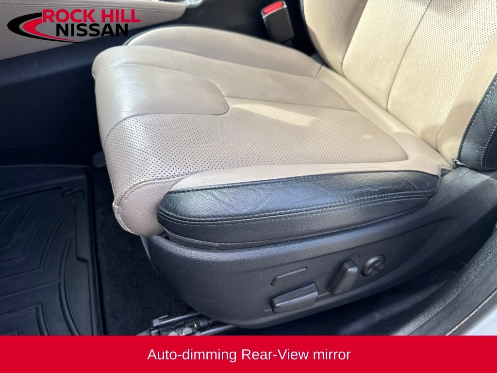Used 2019 Hyundai Santa Fe AWD image 16