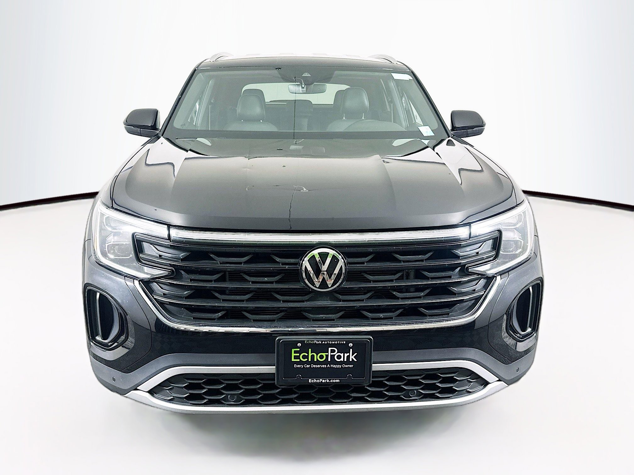 Used 2025 Volkswagen Atlas Cross Sport SE image 2