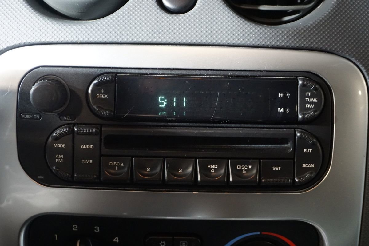 Used 2007 Jeep Liberty Limited AWD/4WD image 15