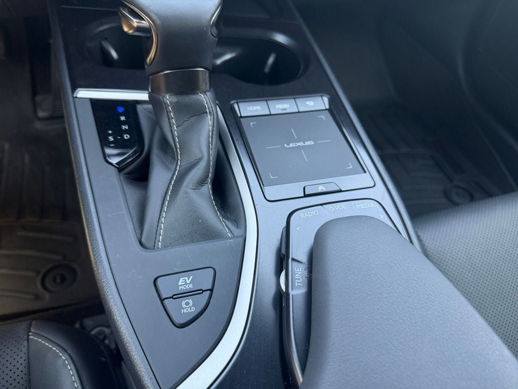 Used 2022 Lexus UX 250h w/ Premium Package AWD/4WD image 32