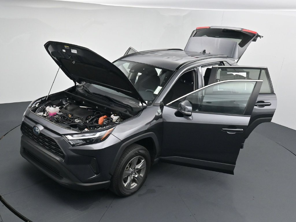 Used 2024 Toyota RAV4 XLE AWD/4WD image 26