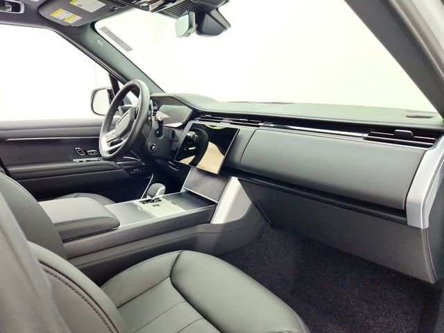 New 2025 Land Rover Range Rover Long Wheelbase SE image 17
