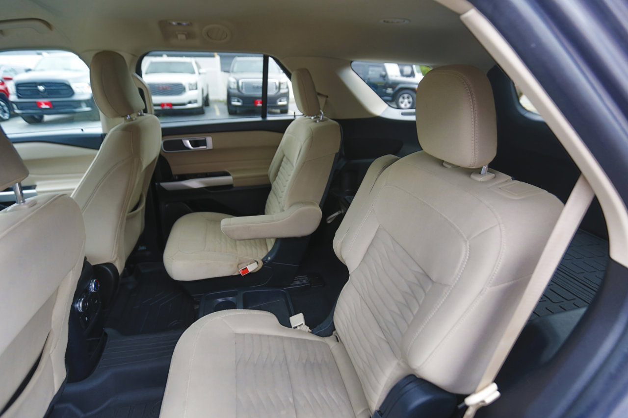 Used 2021 Ford Explorer XLT image 16