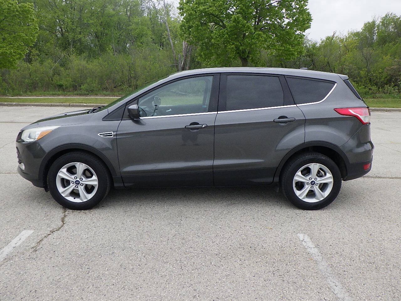 Used 2016 Ford Escape SE FWD image 2