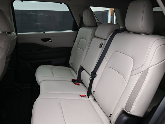 Certified 2025 Nissan Pathfinder SL image 10