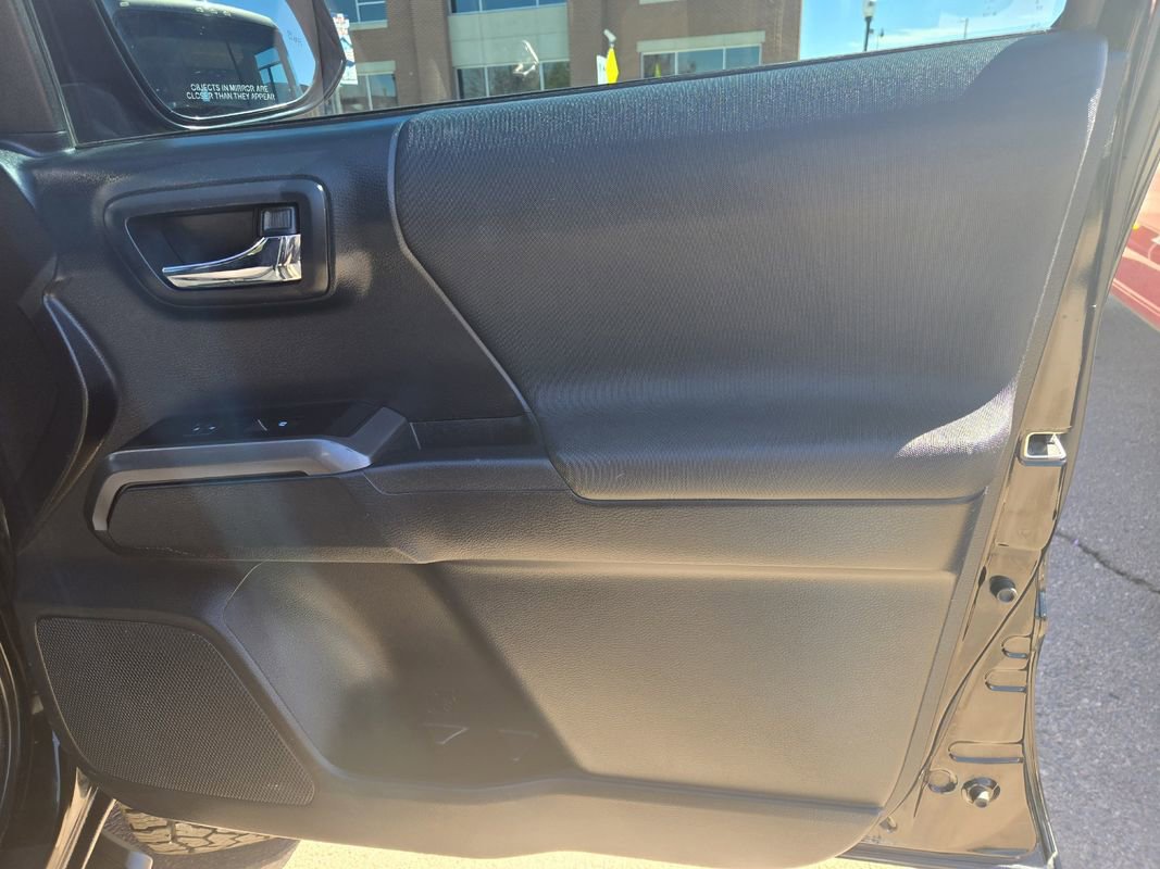 Used 2018 Toyota Tacoma TRD Sport w/ Technology Package AWD/4WD image 35